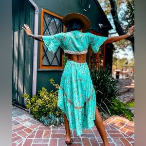 Spell & Gypsy Collective - high low kimono dress - NWOT Perfect Condition 🦋